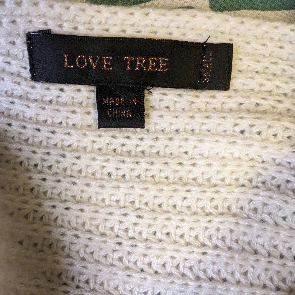 Love Tree White V-Neck  Sweater Size: S - Picture 15 of 16